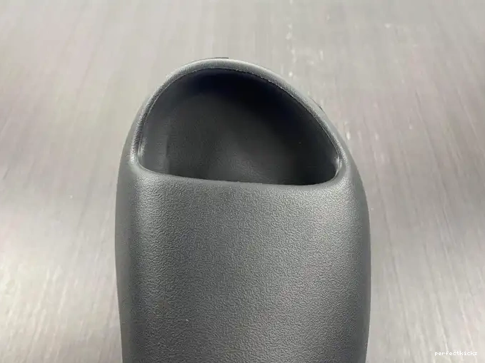 HQ6448 Yeezy Adidas Slide Onyx 0521